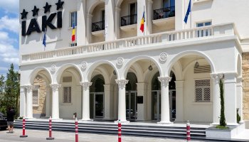 Cât costă cazarea pentru trei nopți de Crăciun la hotelul lui Gică Hagi din Mamaia! Ce include oferta „regală”