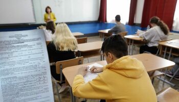 Când începe anul școlar 2025, de fapt. Ministrul Educației a anunțat data exactă!