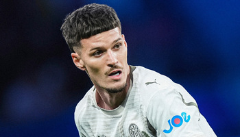 Dennis Man, persona non-grata în Olanda! A ajuns să fie huiduit de fiecare dată când atinge mingea după un gest (…)