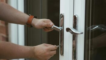 Ce a pățit un chiriaș din Cluj-Napoca, după ce a „uitat” să plătească 1.400 euro, chiria pe ultima lună