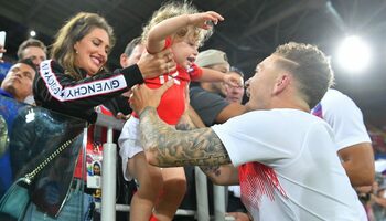 Momente terifiante pentru fosta soție a unei vedete din Premier League! Cum au încercat hoții să pătrundă în conacul (…)