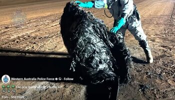 Un obiect misterios de origine necunoscută a fost găsit „fumegând” în deșertul australian. Ce se știe până acum?