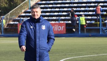 Genul programului: comedie! Daniel Oprița ține Steaua pe loc de play-off, e tot mai atacat, dar conducerea e (…)