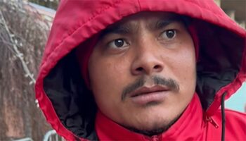 Un muncitor nepalez a spus ce salariu câștigă în România. Cum reușește să trimită aproape toți banii acasă, la familie