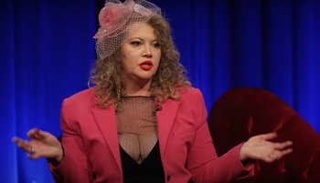 Oana Lis, transportată de urgență la spital! A căzut pe ciment și s-a lovit la cap. Oamenii au sunat speriați la 112