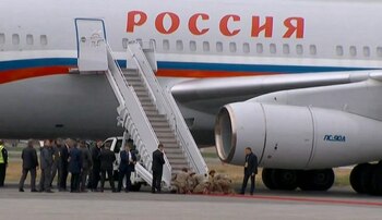 Reacție dură după decizia ca soldații americani să-i pună covorul roșu lui Putin: „Cel care a luat-o trebuie să (…)