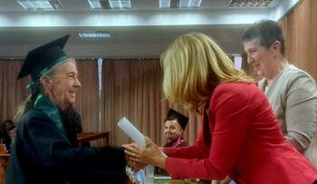Maria Movilă din Sfântu Gheorghe a absolvit facultatea de Ingineria Mediului la 73 de ani / Lucrarea de licență a (…)