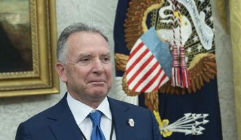 Trump anunță „mari progrese” cu Rusia. Witkoff susține că Putin a acceptat garanții de securitate „tip Articol 5” (…)
