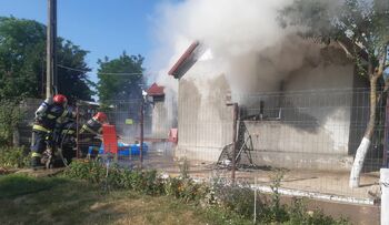 Incendiu într-o locuință din Miheșu de Câmpie, județul Mureș / O femeie a fost găsită carbonizată / Ancheta vizează (…)