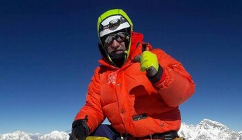 18 octombrie: Ziua când alpinistul român Ticu Lăcutușu a doborât recordul mondial prin escaladarea masivului (…)