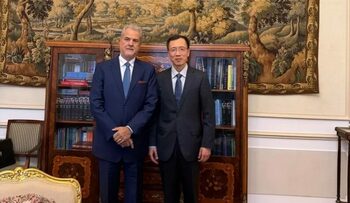 Noul ambasador al Chinei a fost primit de fostul premier Adrian Năstase la sediul Fundației Europene „Titulescu”