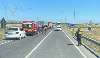 Grav accident de circulație pe centura Oșorhei. Trei persoane au fost transportate la spital