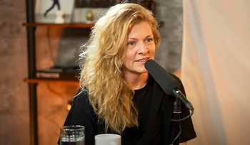 Dana Nălbaru lansează o nouă piesă după 10 ani de pauză. Cântăreața îi dedică totul lui Dumnezeu