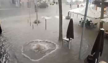 Avertizări meteo de vreme extremă, duminică după-amiază: Cod roșu de furtuni și grindină în două județe din România