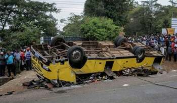 25 de oameni din aceeași familie au murit când se întorceau de la o înmormântare, într-un accident de autobuz, în Kenya