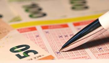 Un bărbat care nu știa că a câștigat marele premiu la loto și-a găsit biletul în mașină, în ultimul moment: „Sunt șocat”