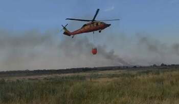 Incendiu de vegetație reaprins în Chilia Veche, Tulcea. Intervin două elicoptere Black Hawk