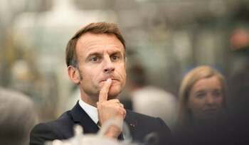 Emmanuel Macron l-a numit din nou premier pe Sébastien Lecornu. Franța fierbe