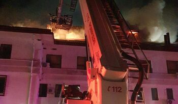 Pensiune din Gura Humorului, mistuită de un incendiu: o femeie a fost găsită carbonizată