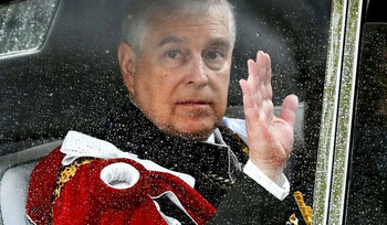 Noi acuzaţii la adresa prinţului Andrew. Ar fi adus 40 de prostituate la hotel, pe bani publici, în Thailanda