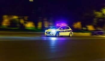 Un român s-a bătut minute în șir cu polițiștii într-o secție, după ce a fost arestat fiindcă își agresase soția, în (…)