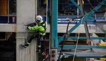 Cât câștigă nepalezii și românii care au același loc de muncă