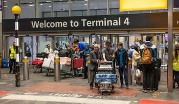 Un terminal al aeroportului londonez Heathrow a fost evacuat și ulterior închis din cauza unui „posibil incident cu (…)