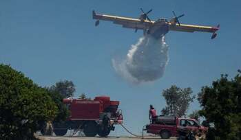 Incendiile de vegetație devastează Grecia, iar Franța, Spania și Italia se pregătesc de temperaturi record