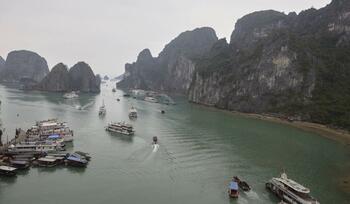 Cel puțin 34 de morți, după ce o ambarcațiune turistică s-a scufundat în golful Halong din Vietnam