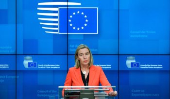 Fosta şefă a diplomaţiei UE, Federica Mogherini, reţinută de poliţie în cadrul unei anchete antifraudă