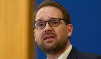 USR cere demiterea şefului DNA şi modificarea Legilor Justiţiei