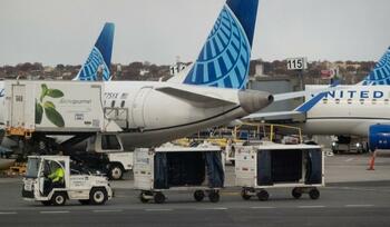 Peste 1.200 de zboruri, anulate de companiile aeriene americane pe fondul shutdown-ului