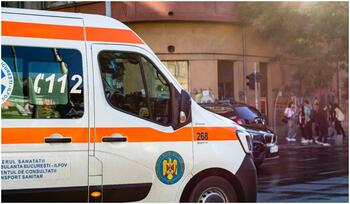 Adolescent și bărbat de 68 de ani, răniți după ce un perete s-a prăbușit peste ei în Vaslui
