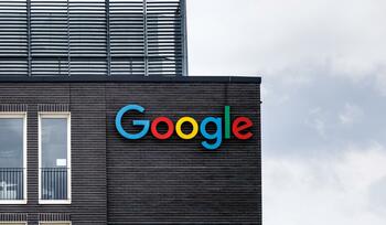 Gigantul american Google, amendat cu aproape 3 miliarde de euro de Comisia Europeană pentru 