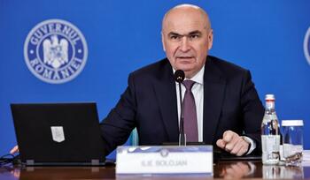 Bolojan a anunţat trimiterea a peste 50.000 de litri de apă în Prahova și Dâmbovița, după criza de la Paltinu