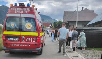 Fetiţă de 10 ani lovită de un motociclist cu permisul suspendat. Tânărul a mutat motocicleta neînmatriculată
