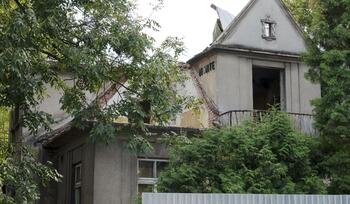 Un bărbat din Spania și-a dărâmat casa pentru a alunga un locuitor ilegal. Ce a găsit înăuntru l-a lăsat mască