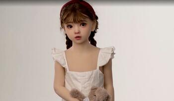 Shein, ameninţat cu interzicerea în Franţa după ce a scos la vânzare păpuşi sexuale 