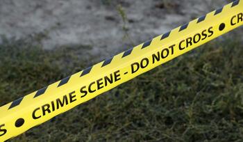 Adolescentă de 13 ani, găsită într-o cutie la subsolul unei case din SUA. L-a cunoscut pe răpitor online