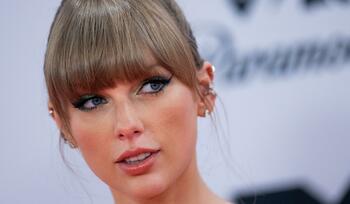 Taylor Swift anunță lansarea celui de-al 12-lea album, 
