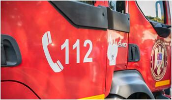 Incendiu la un bloc din Bârlad provocat de o țigară nestinsă. 30 de persoane evacuate