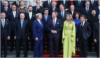 Nicușor Dan, lângă Donald Trump la poza de grup de la summitul NATO de la Haga