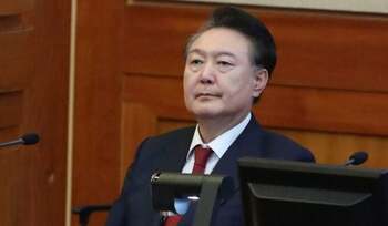 Autoritățile sud-coreene au emis un nou mandat de arestare pe numele fostului președinte Yoon Suk Yeol pentru (…)