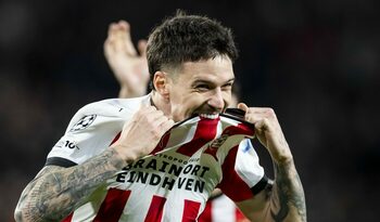 Ce notă i-au dat olandezii lui Dennis Man după „dubla” cu Napoli. Sunt la picioarele românului: „Preludiul unei (…)