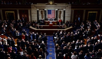 Senatul american dezbate asupra legii privind cheltuielile şi taxele