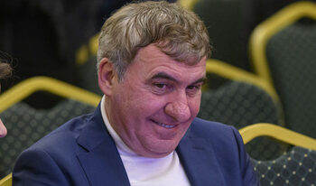 Gică Hagi a prins un 11 de legendă, alături de Maldini, Zidane și Ronaldo! A fost ales de uriașul Roy Keane în (…)