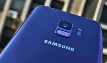 Samsung vrea să lanseze bijuterii inteligente cu AI: cercei, inele și coliere, în loc de telefoane