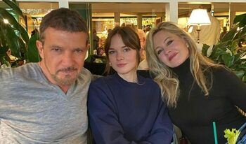 Stella Banderas, fiica lui Antonio Banderas & Melanie Griffith a dezvăluit imagini superbe de la nunta cu Alex (…)