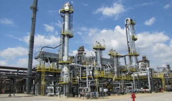 Rafinăria Petrobrazi nu s-a oprit şi nici nu se va opri din lipsa alimentării cu apă, dau asigurări autorităţile din (…)