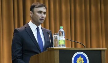 Acuzații-bombă la Paris! Fost ministru acuzat că a vândut protecție fugarilor pentru milioane